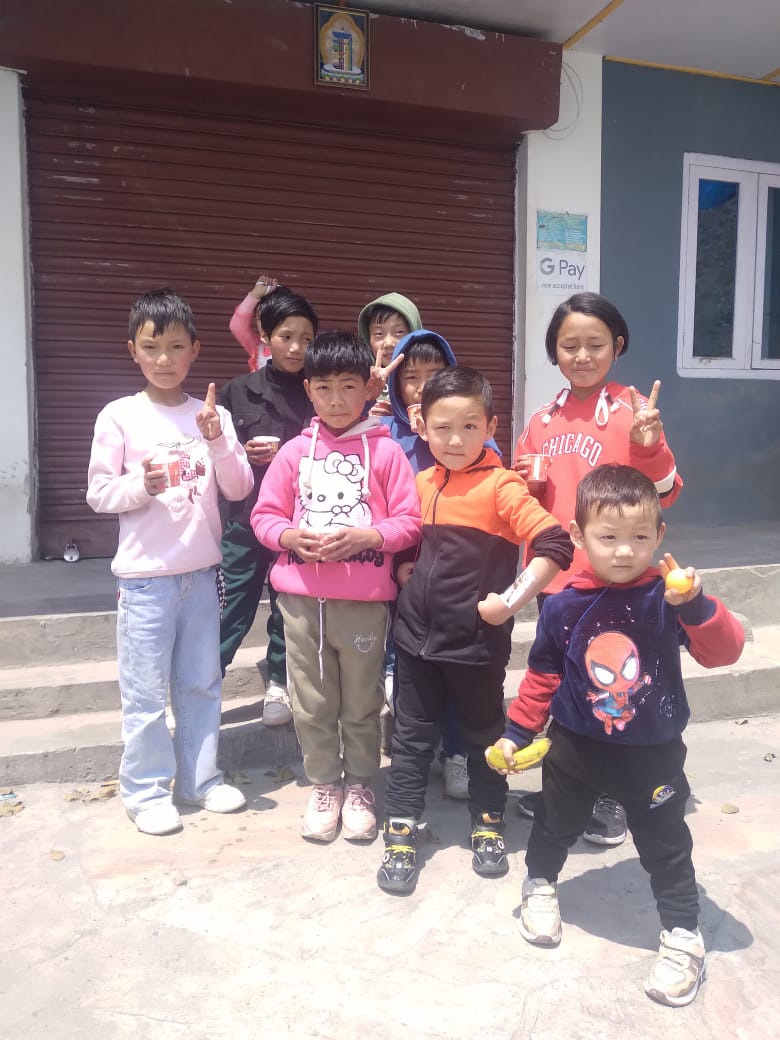 Niños y jóvenes de Khetpa